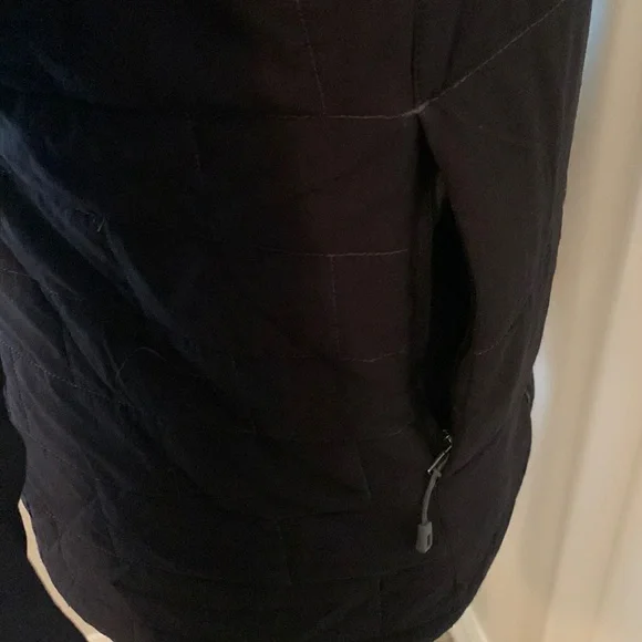 PATAGONIA BRAND NEW SIZE XS LIGHTWEIGHT INSULATED JACKET - Picture 8 of 12